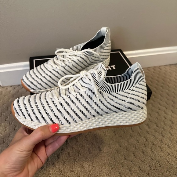 Black & White Stripe Opy J/Slides - 9 - Picture 5 of 8